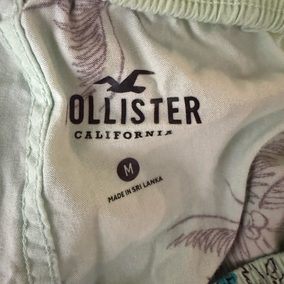 Men’s Hollister Tropical Print Mint Green Shorts - Picture 3 of 3